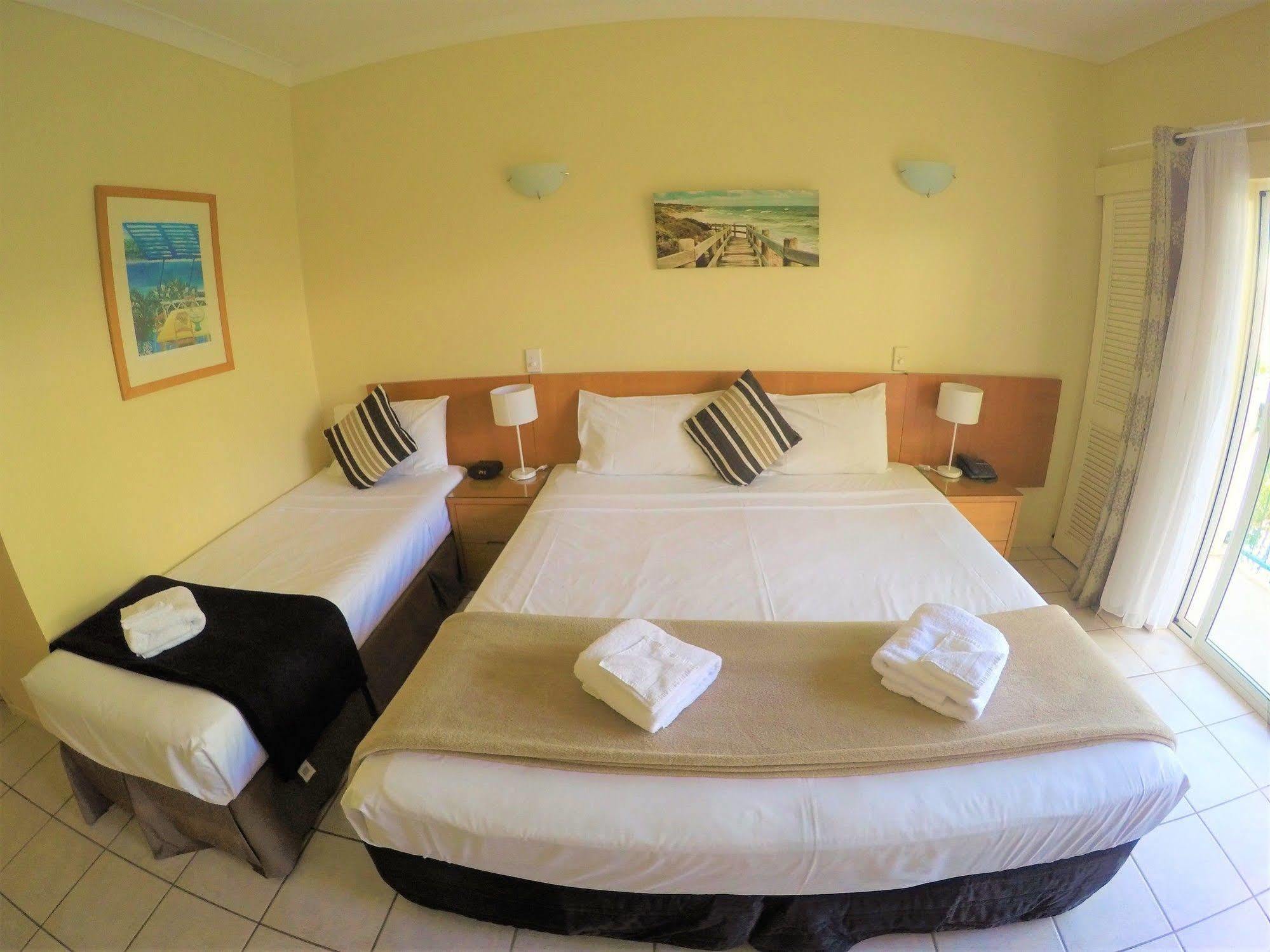 Crystal Garden Resort & Restaurant Cairns Exteriör bild
